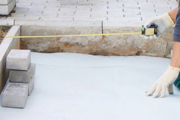 Оптимальная плотность геотекстиля под брусчатку &mdash; от 150 до 250 г/м&sup2;, в зависимости от нагрузки на покрытие.